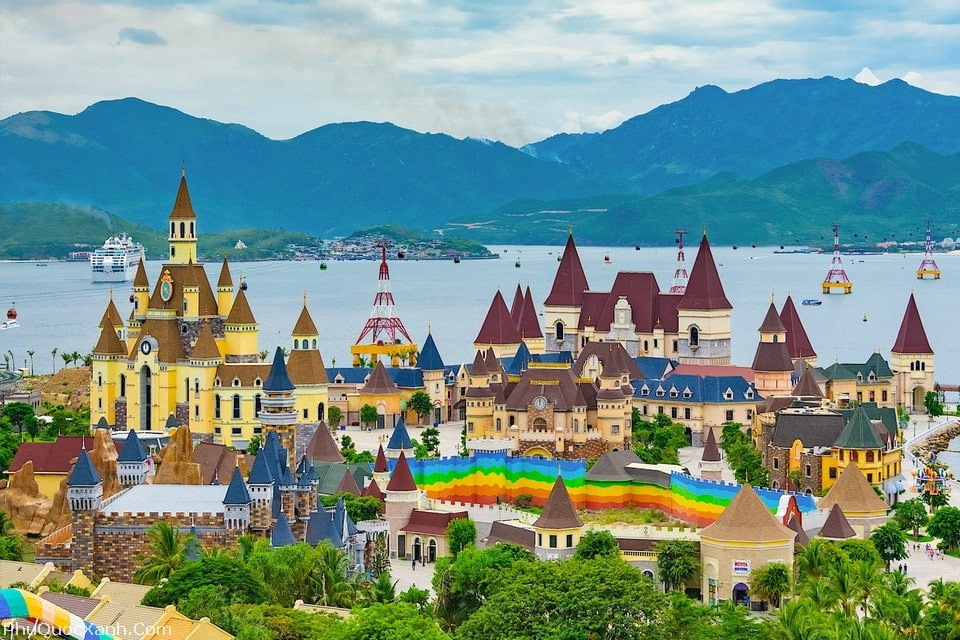 Alt: Cảnh biển Nha Trang