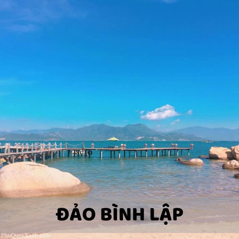 Alt: Cảnh hoàng hôn tuyệt đẹp trên biển Bình Lập