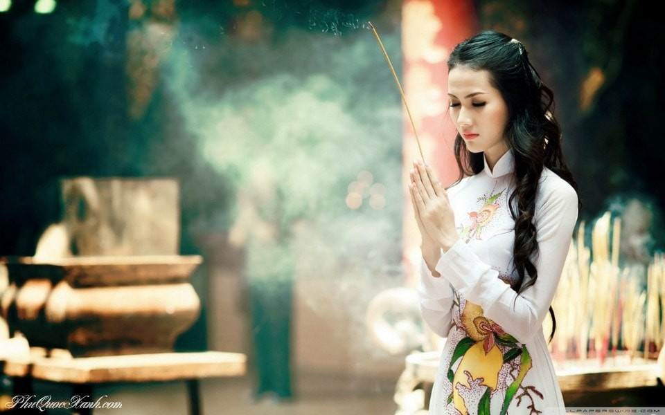 Đi Du Lịch Tết Có Cần Đi Lễ Chùa Đầu Năm Hay Không ???