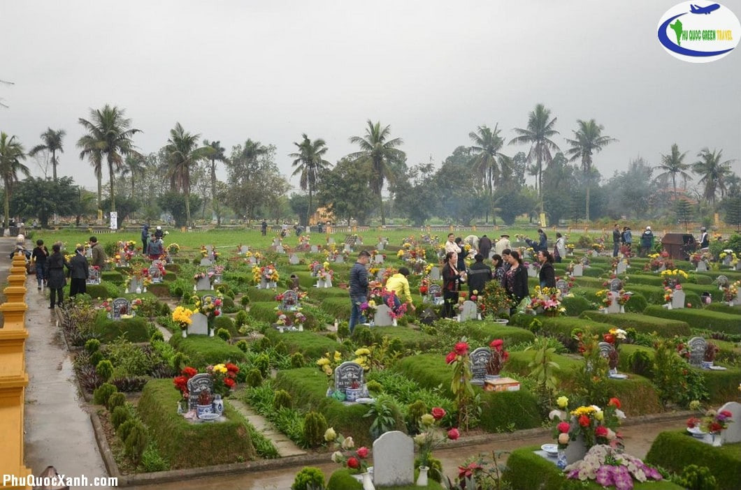 alt text: Lễ vật cúng tảo mộ