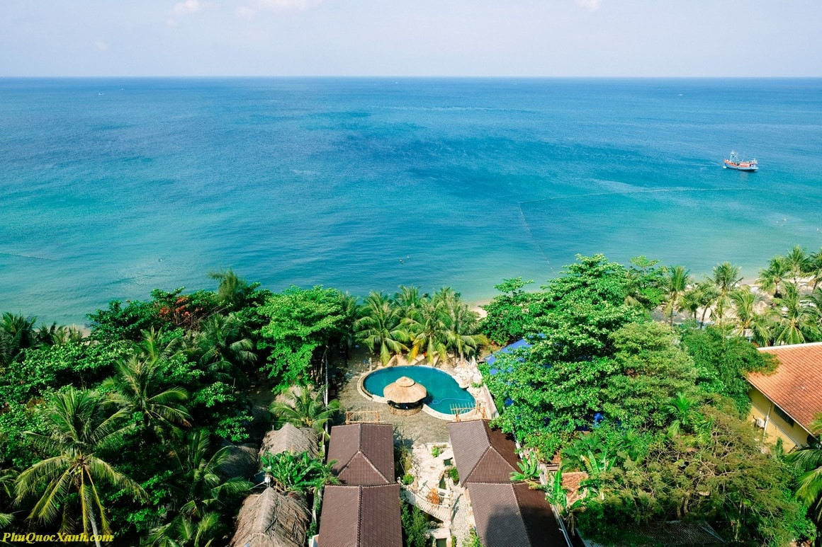Top 10 Khách Sạn Phú Quốc Có Bãi Biển Riêng Gần Trung Tâm Dương Đông