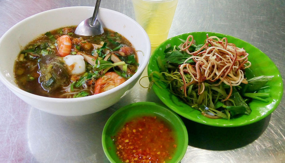 Ăn gì ở Phú Quốc? Thử ngay 20 món đặc sản nhất định phải thử khi đến Đảo Ngọc
