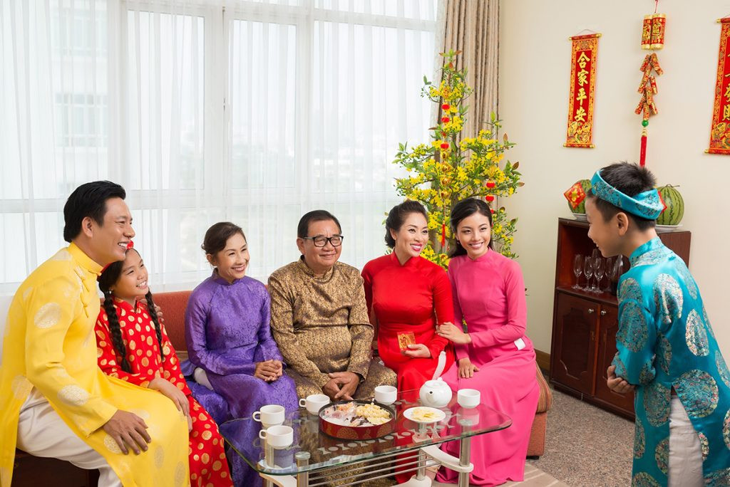 20 Phong Tục Ngày Tết Cổ Truyền Mang Đậm Bản Sắc Dân Tộc Việt Nam