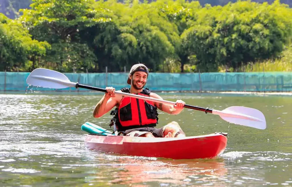 Hướng Dẫn Trải Nghiệm Chèo Thuyền Kayak Phú Quốc Năm 2025