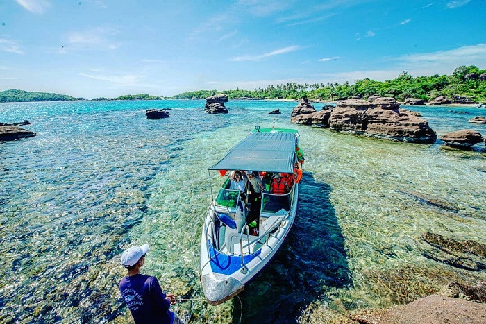 Phương tiện di chuyển đến hòn Gám Ghì