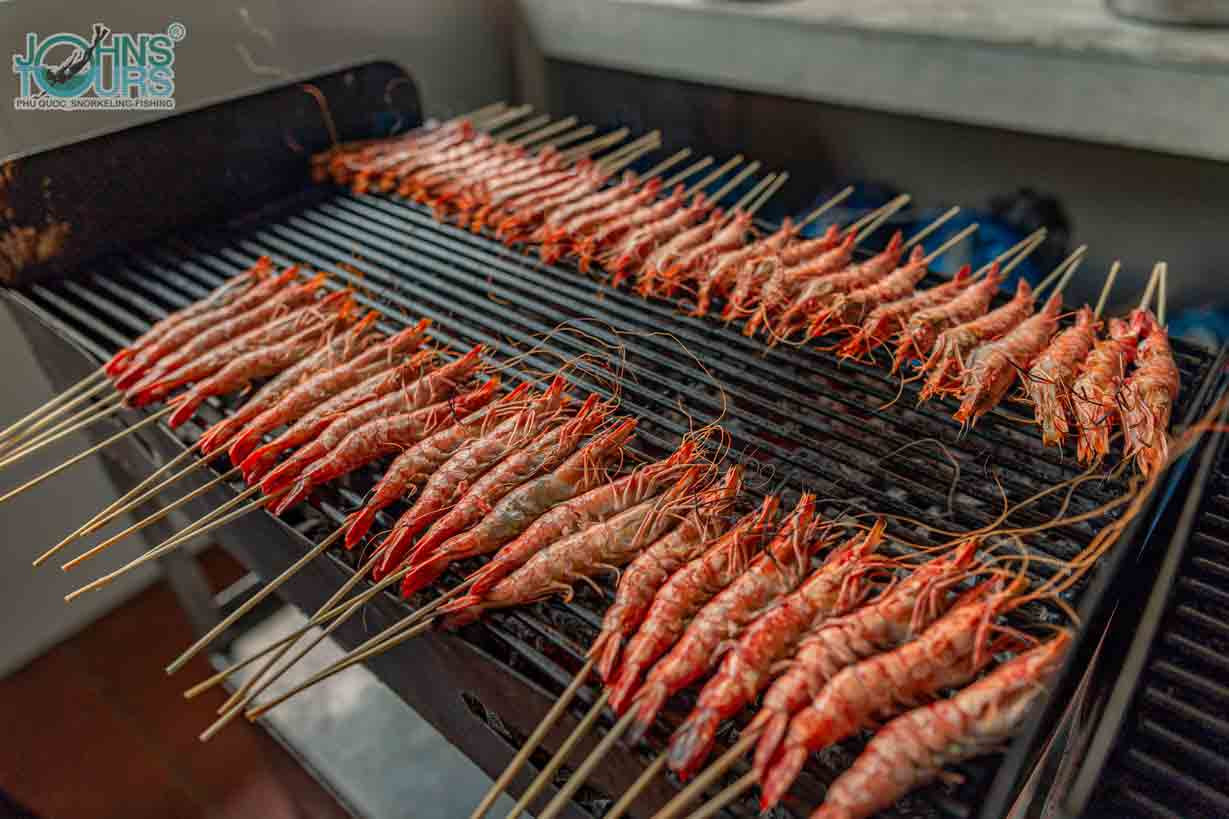 Hải sản tại nhà hàng Hòn Mây Rút Trong