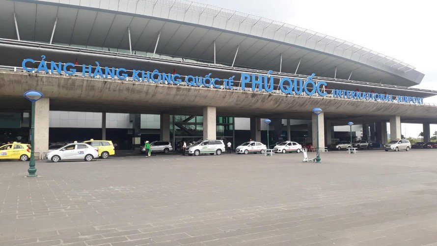 Khu vực đón taxi tại sân bay Phú Quốc
