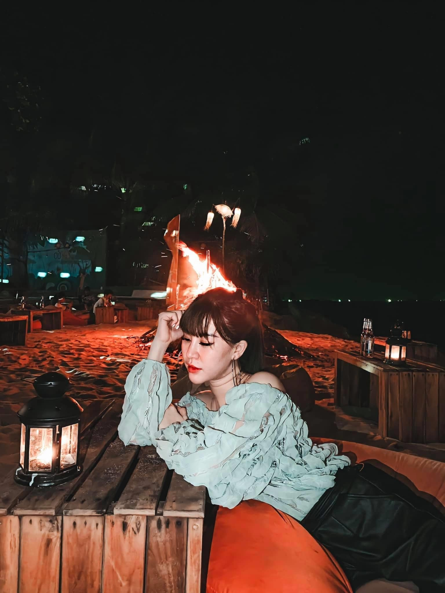 Những khoảnh khắc bên bạn bè tại quán bar