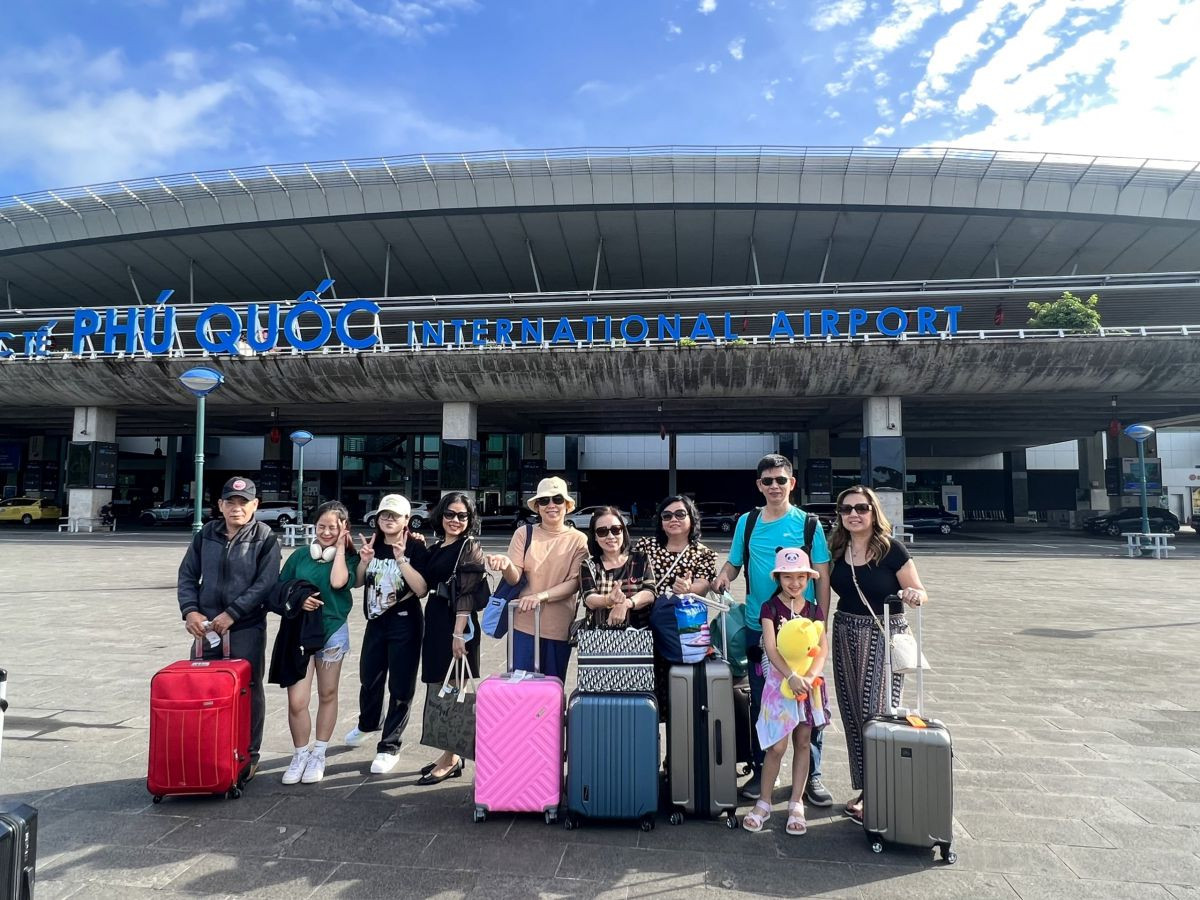 Tạm biệt khách tại sân bay Phú Quốc